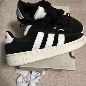 10M / 11W Adidas grand court alpha 00s